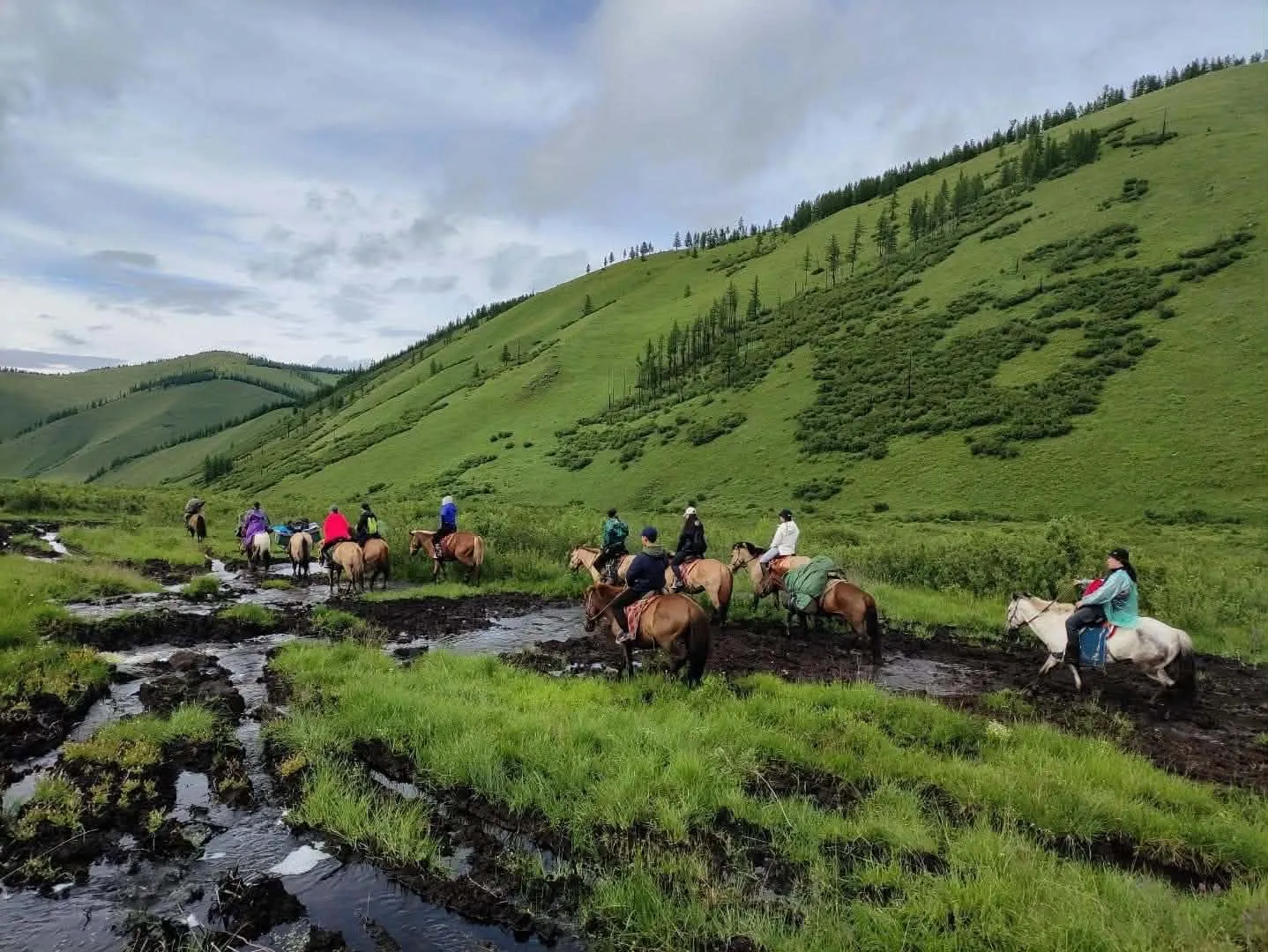 Horseback riding expedition through the Mongolian wilderness