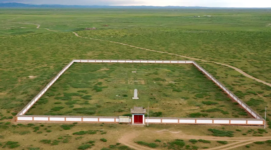 Khoshoo Tsaidam memorial site surrounded by the grasslands of central Mongolia