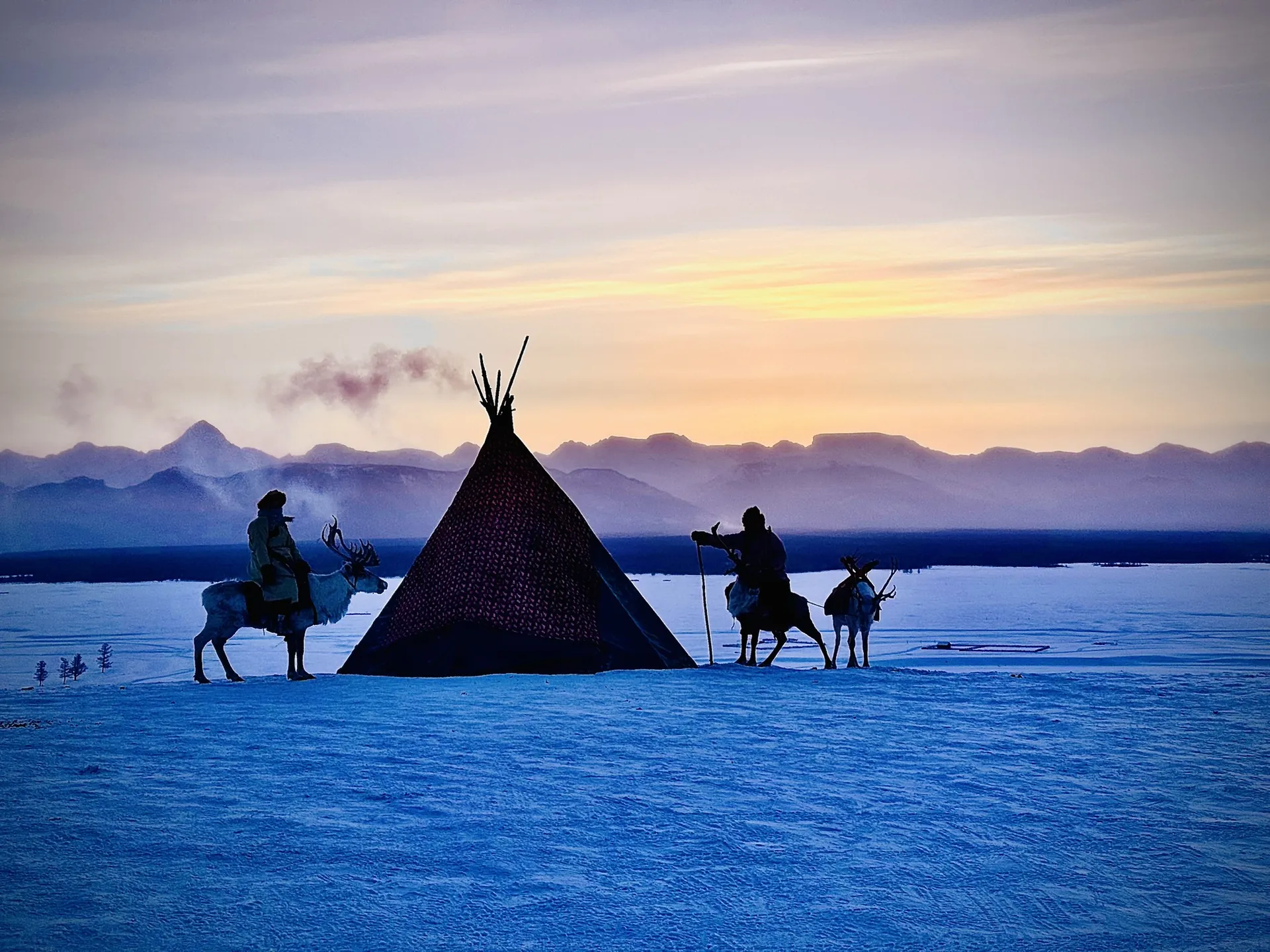 Mongolia winter tour across the snow-covered steppe